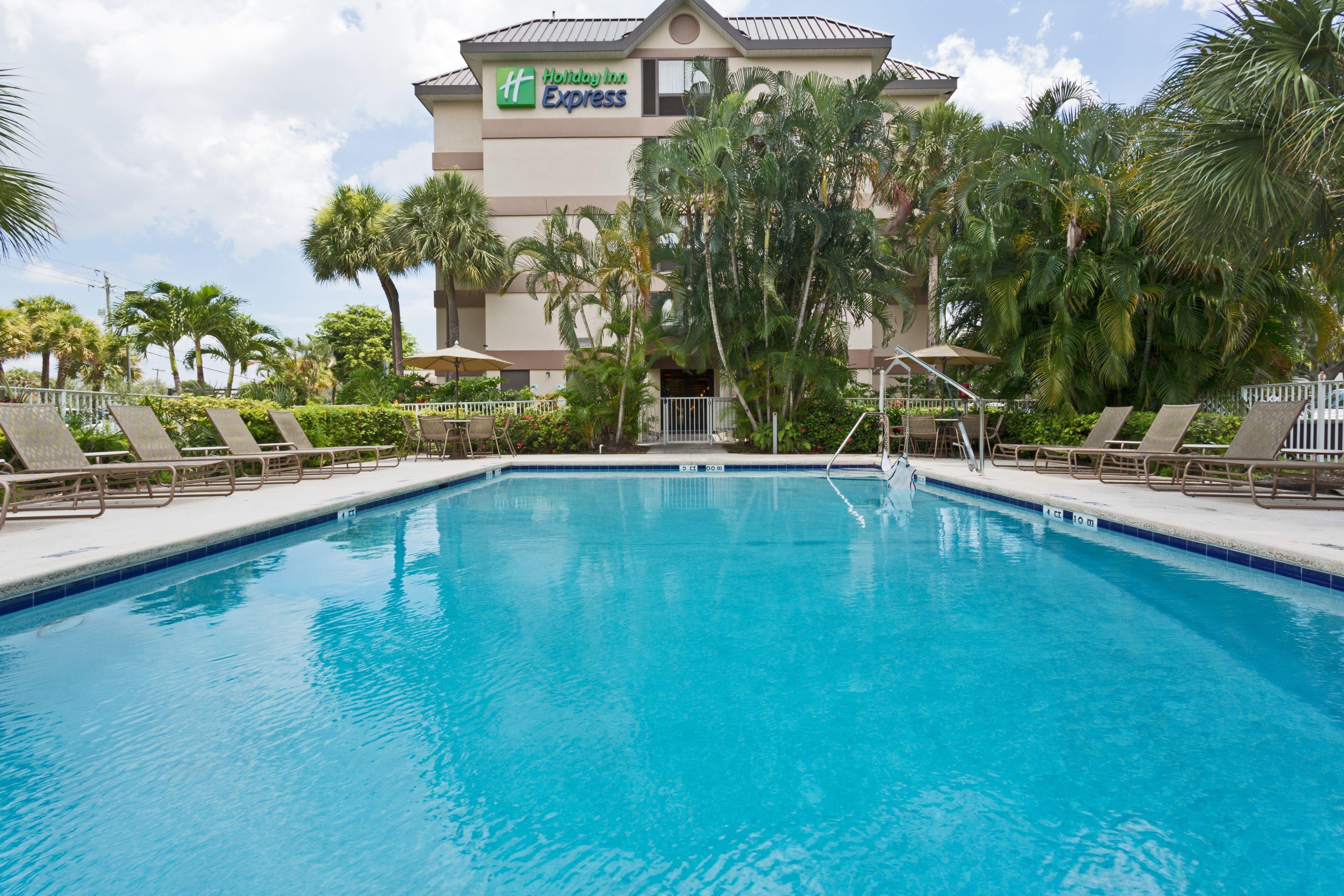 Holiday Inn Express Fort Lauderdale North - Executive Airport By Ihg Exterior foto