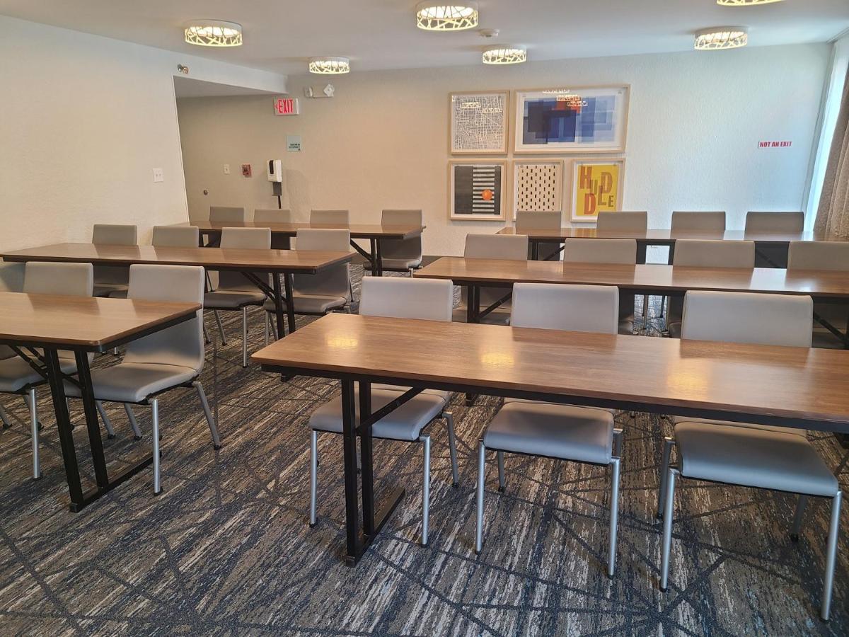 Holiday Inn Express Fort Lauderdale North - Executive Airport By Ihg Exterior foto