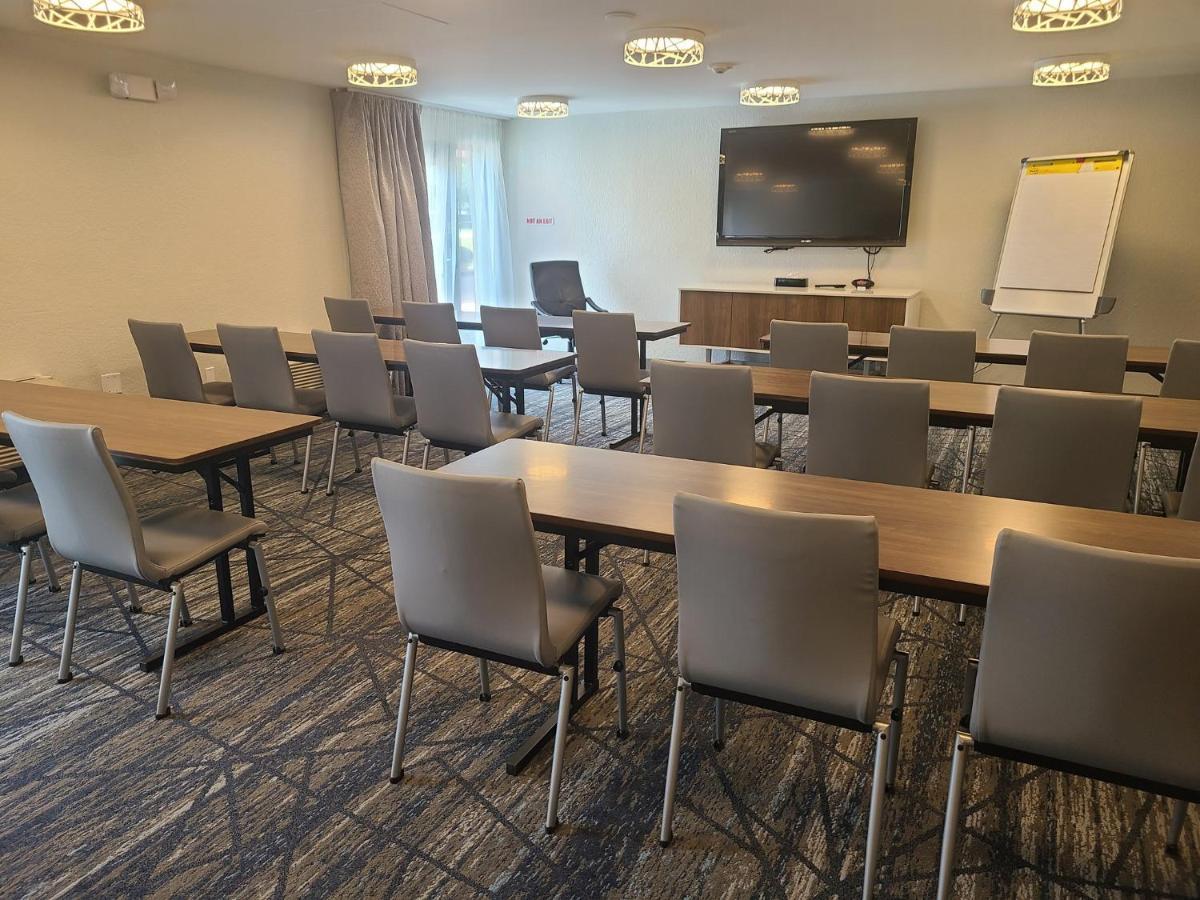 Holiday Inn Express Fort Lauderdale North - Executive Airport By Ihg Exterior foto