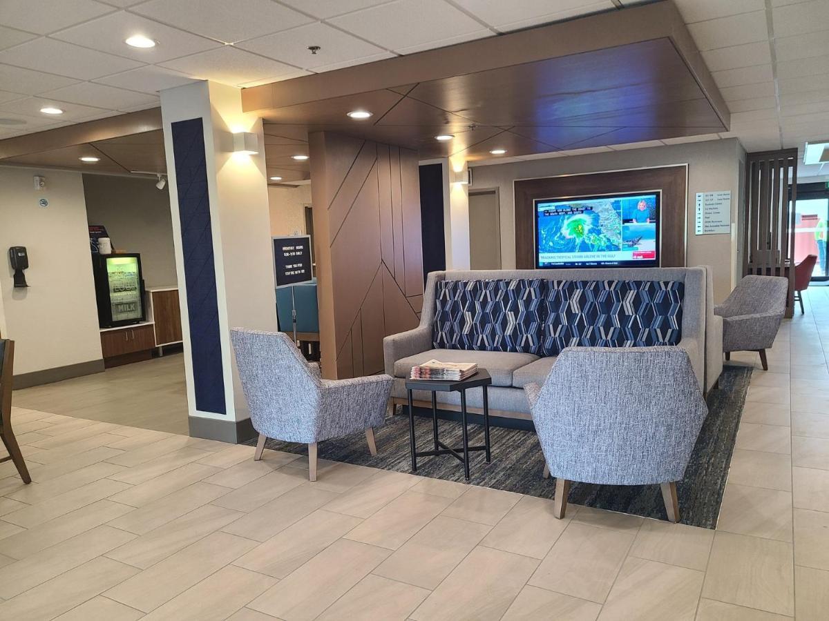 Holiday Inn Express Fort Lauderdale North - Executive Airport By Ihg Exterior foto