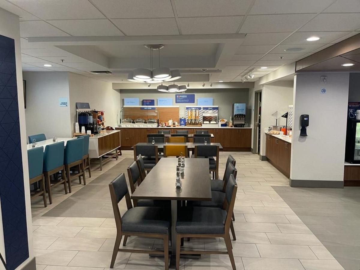 Holiday Inn Express Fort Lauderdale North - Executive Airport By Ihg Exterior foto